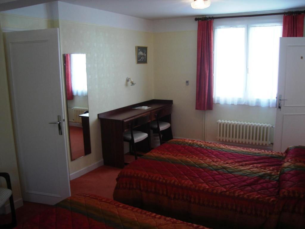 Hotel Beausejour Chaudes-Aigues Room photo